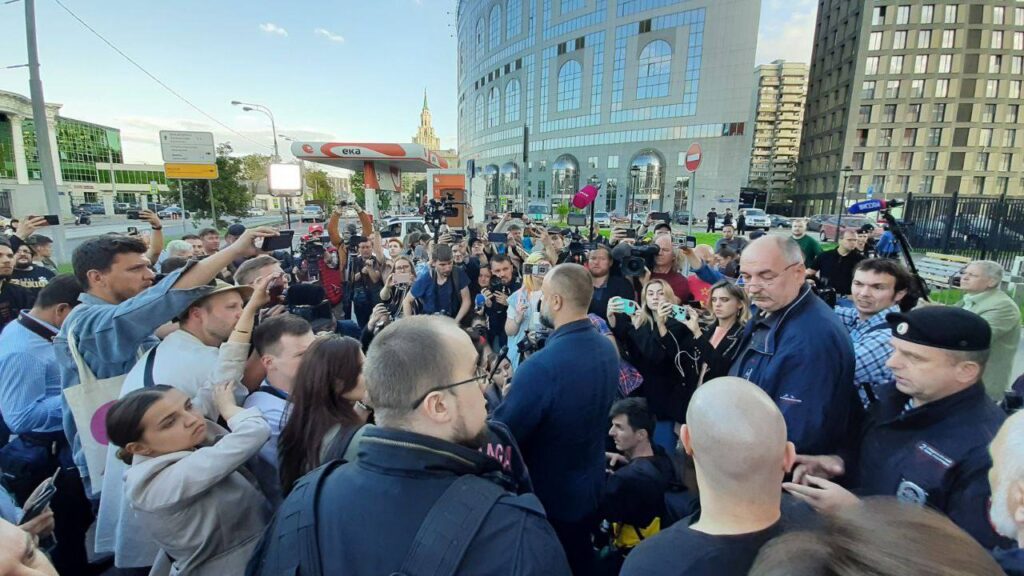 Колишнього “народного губернатора ДНР” Губарєва, який хотів визволяти Гіркіна, затримали під час протесту
