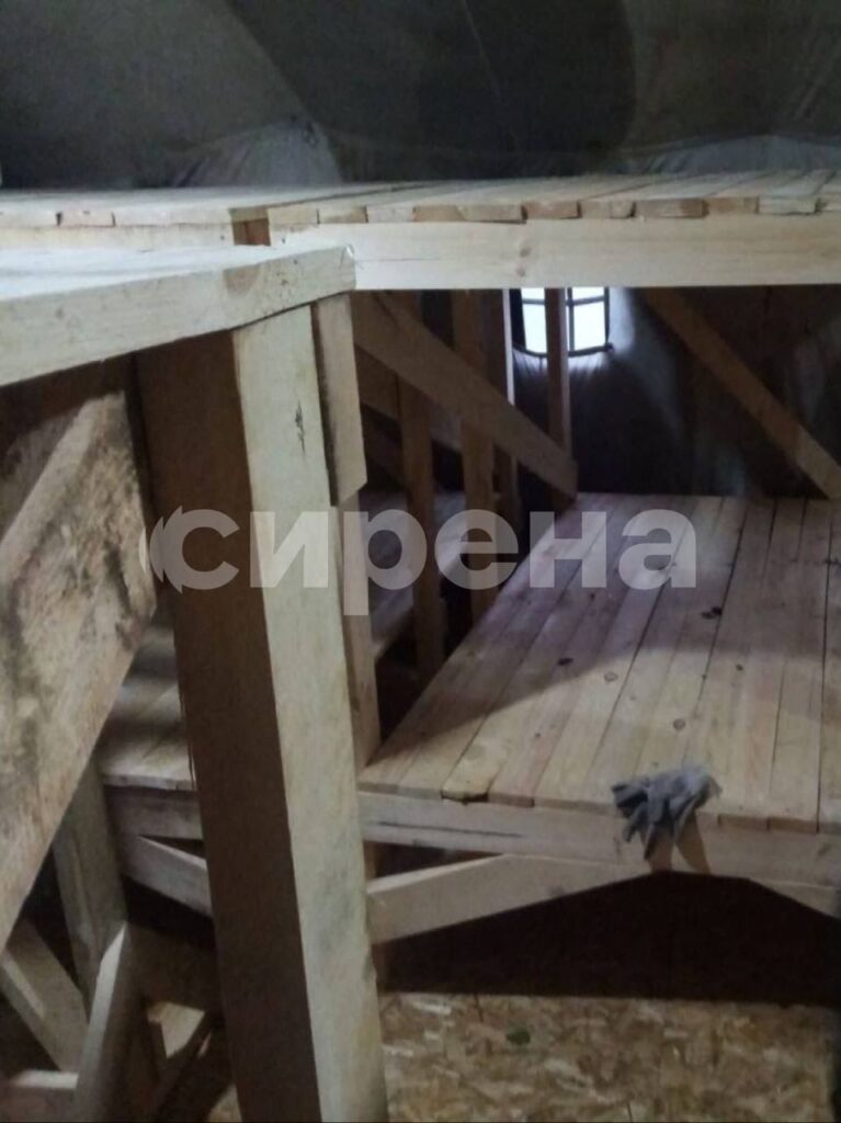 Палатки з дерев’яними нарами всередині. В мережі показали можливий табір “вагнерівців” в Білорусі