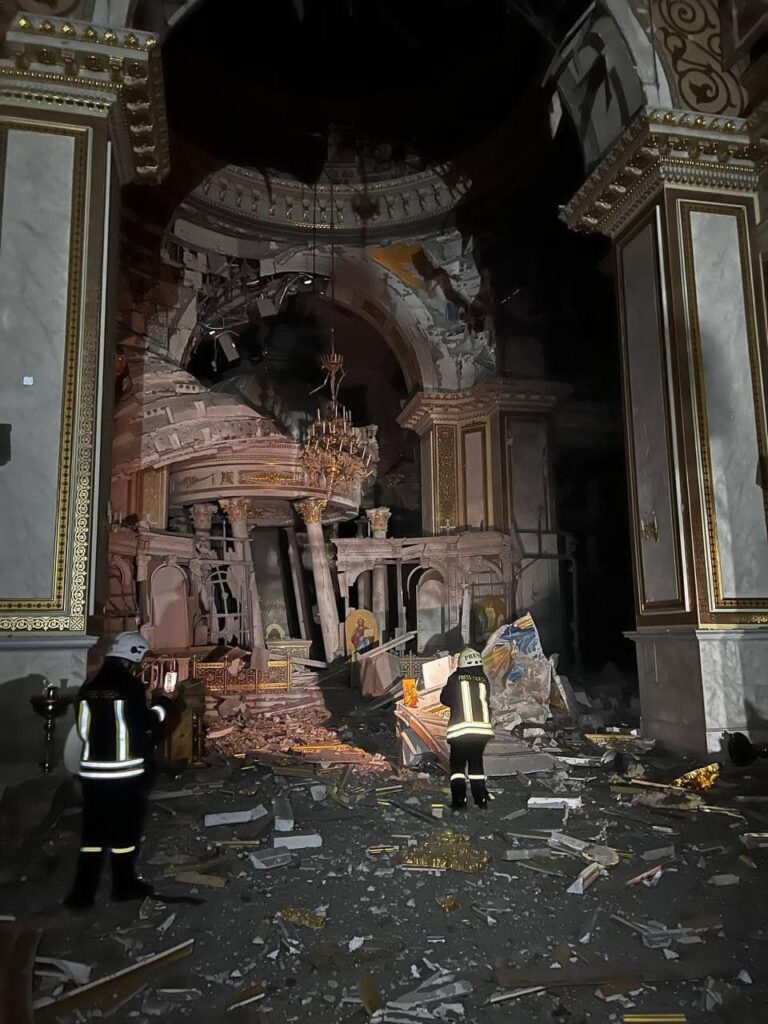 Одесити показали, як зараз виглядають об’єкти, які постраждали внаслідок нічної атаки
