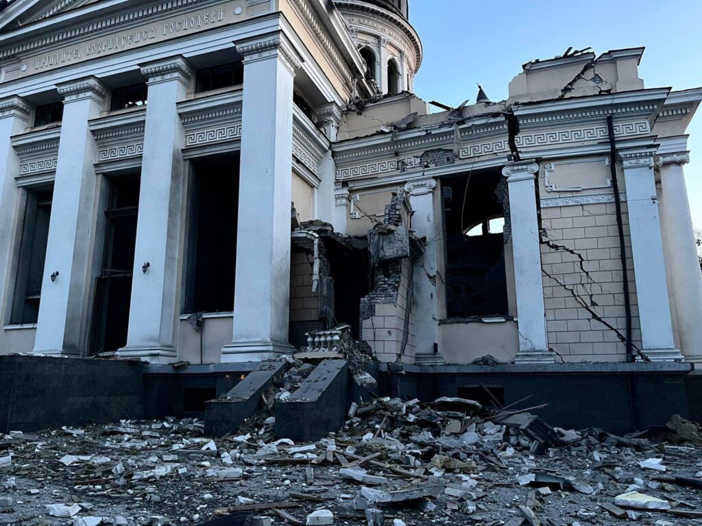 Одесити показали, як зараз виглядають об’єкти, які постраждали внаслідок нічної атаки