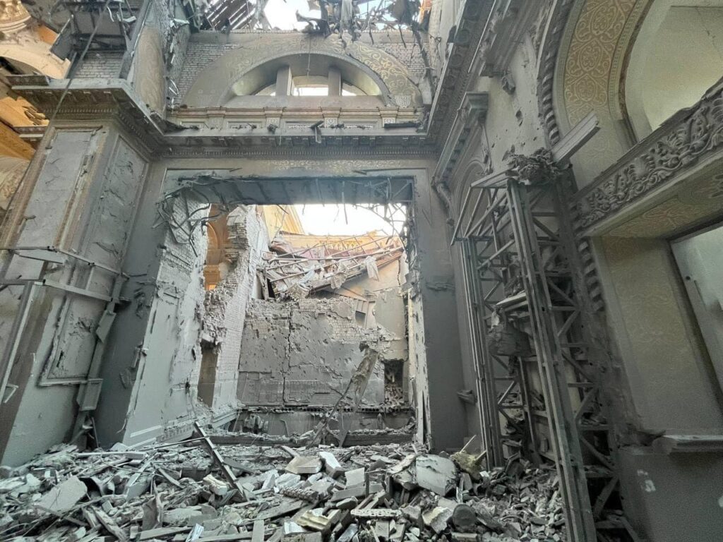 Одесити показали, як зараз виглядають об’єкти, які постраждали внаслідок нічної атаки