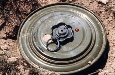 Під Луганськом знову стався підрив на міні. Знову постраждав рибалка та знову на березі Сіверського Донця