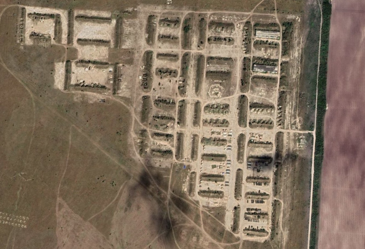 На Старокримському полігоні досі детонують боєприпаси. Опубліковано супутникові знімки