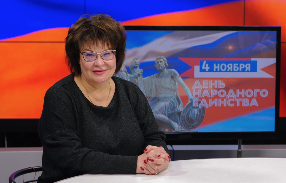 Колишній депутатці з Хрустального Філіпповій повідомили про підозру в колабораціонізмі