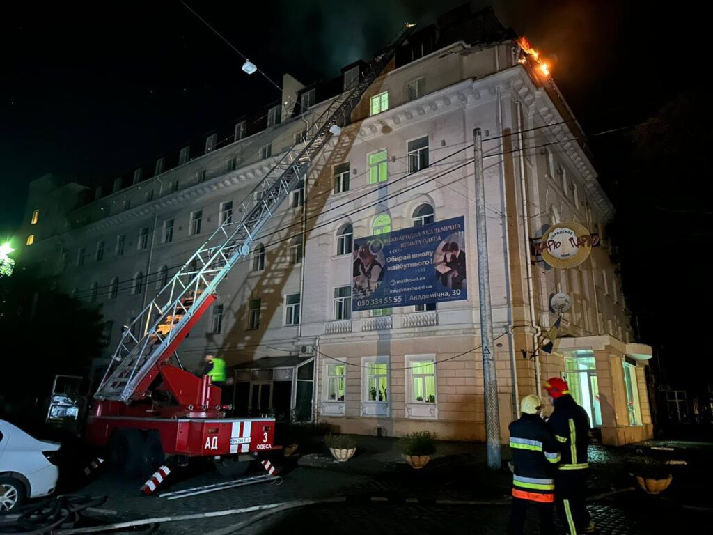 Вночі росіяни атакували Одесу дронами-камікадзе та крилатими ракетами. Опубліковані фото наслідків