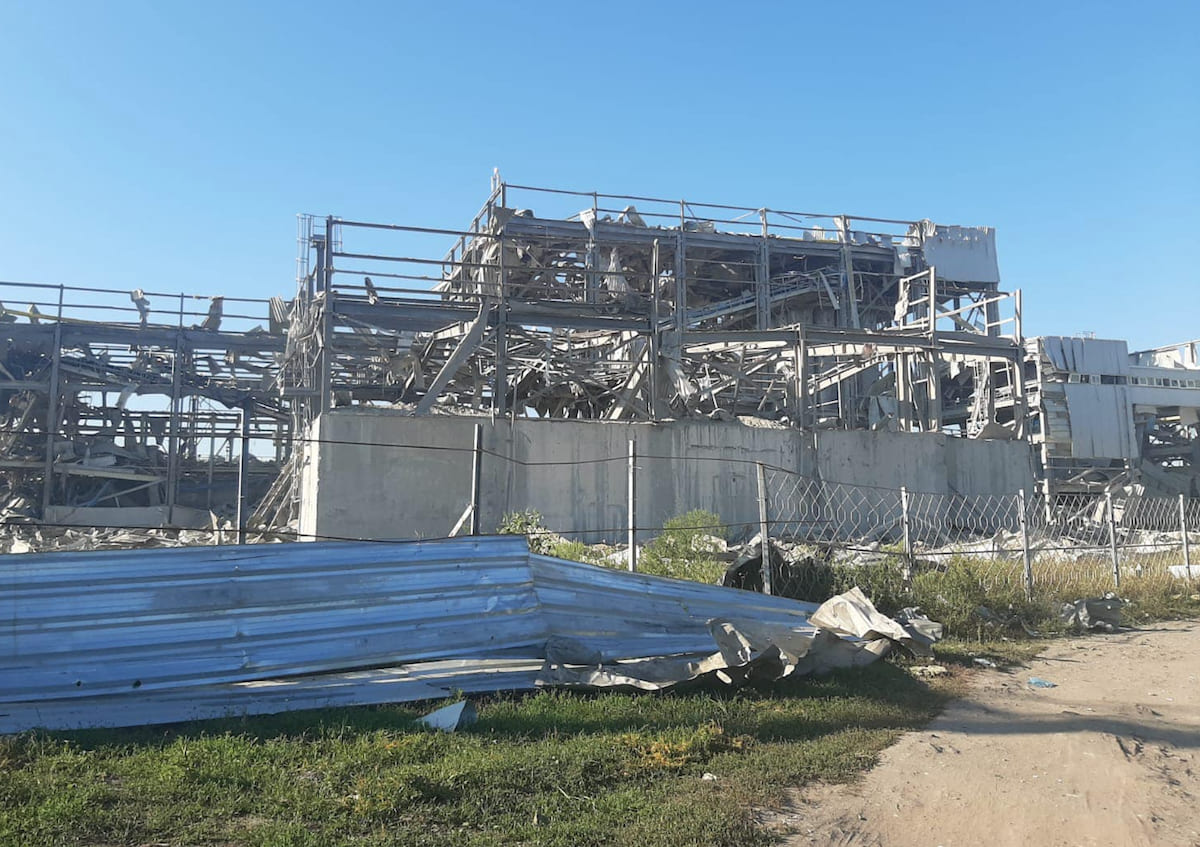 Окупанти ракетами обстріляли Слов’янськ Донецької області. Зруйновано підприємство, що випускало керамічну продукцію