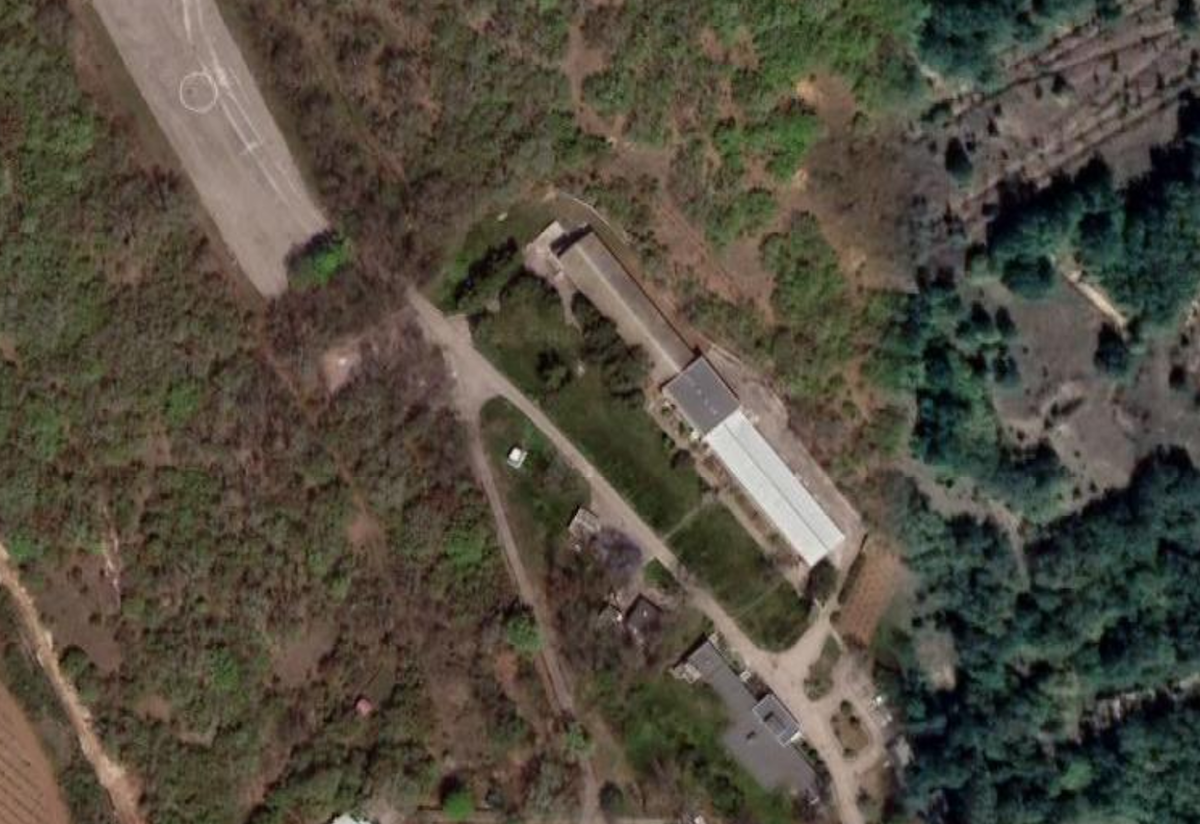 Опубліковано супутниковий знімок командного пункту Чорноморського флоту РФ після ракетного удару ЗСУ