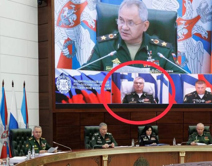Міноборони РФ показало відео з нібито живим командувачем. Соколов не рухається і не говорить
