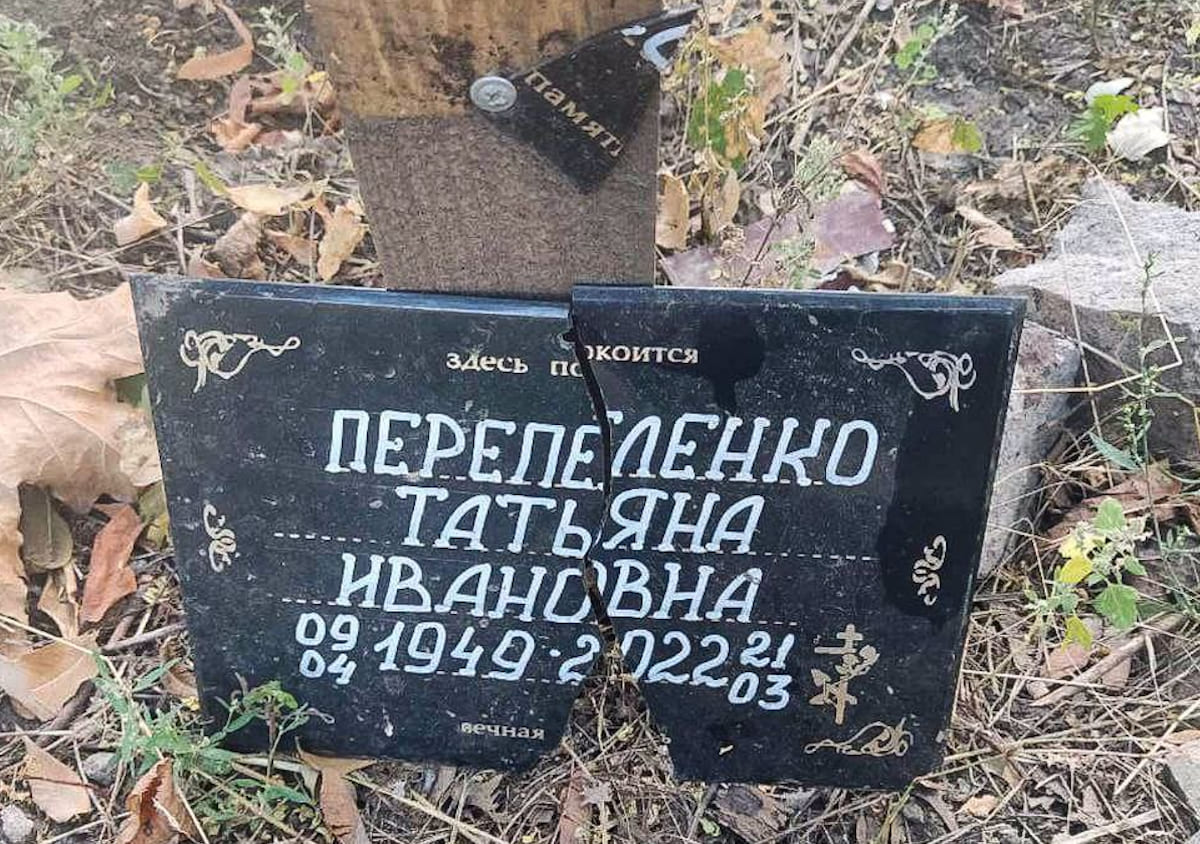 У Маріуполі на Донеччині виявлено нові поховання загиблих мирних жителів