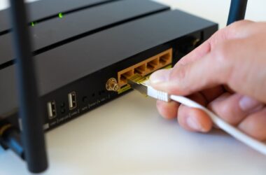 В окупованому Луганську перебої з інтернетом. Окупанти скаржаться на DDoS-атаку