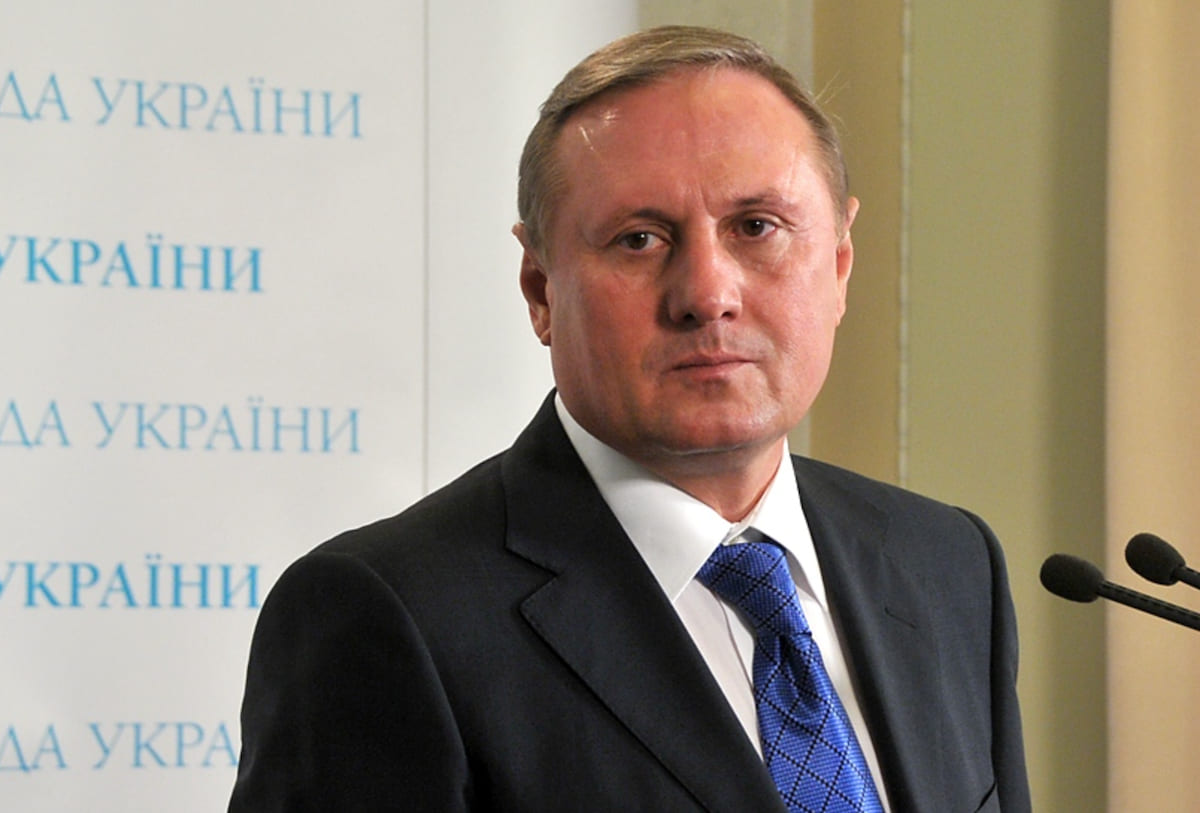 “Регіонала” Єфремова, який втік з України, знайшли в Москві. А Кадиров змушує переписати підручник з історії