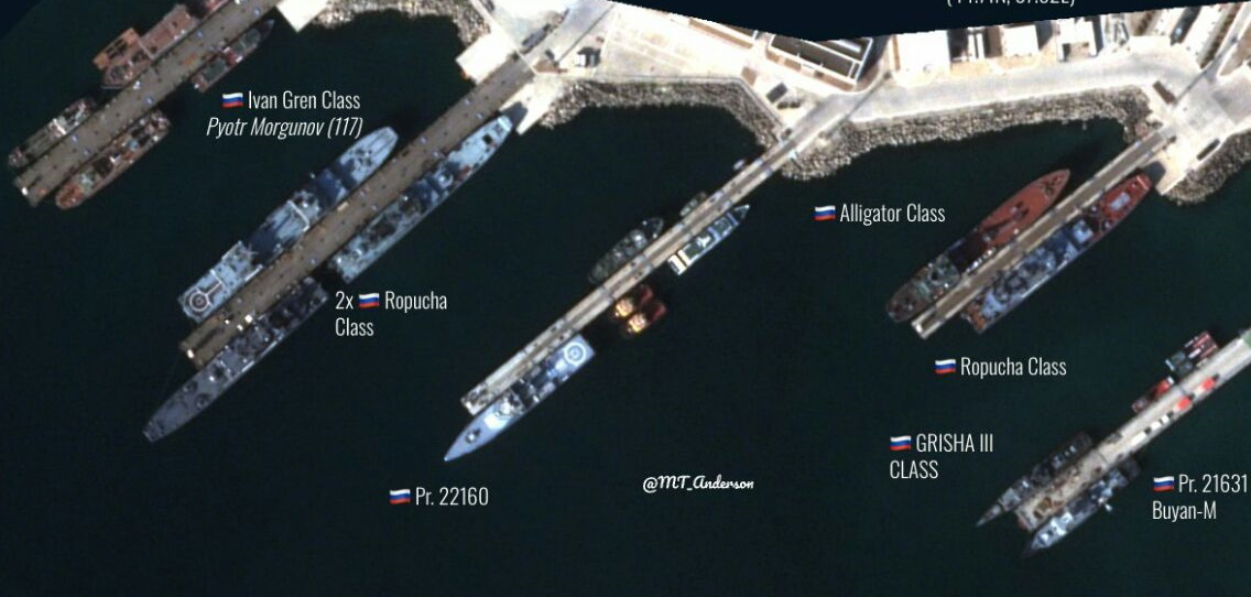 Росія прибрала свої кораблі із Севастопольської бухти. Опубліковані супутникові знімки