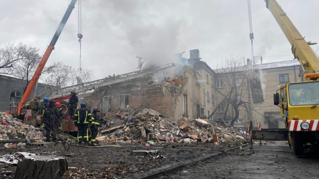Три міста Донецької області зазнали ракетних ударів окупантів. Є жертви та руйнування