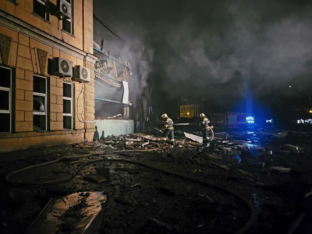 Росія вдарила по Одесі “Оніксами”. Опубліковані фотографії наслідків влучання