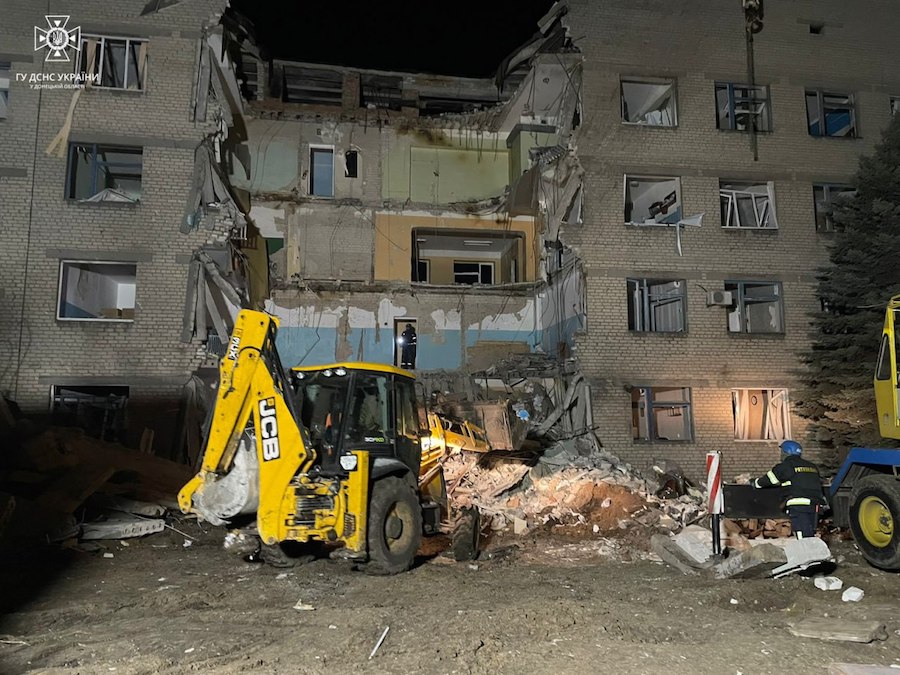 Тіло ще одного загиблого знайдено в Селидовому на місці ракетного удару росіян по лікарні