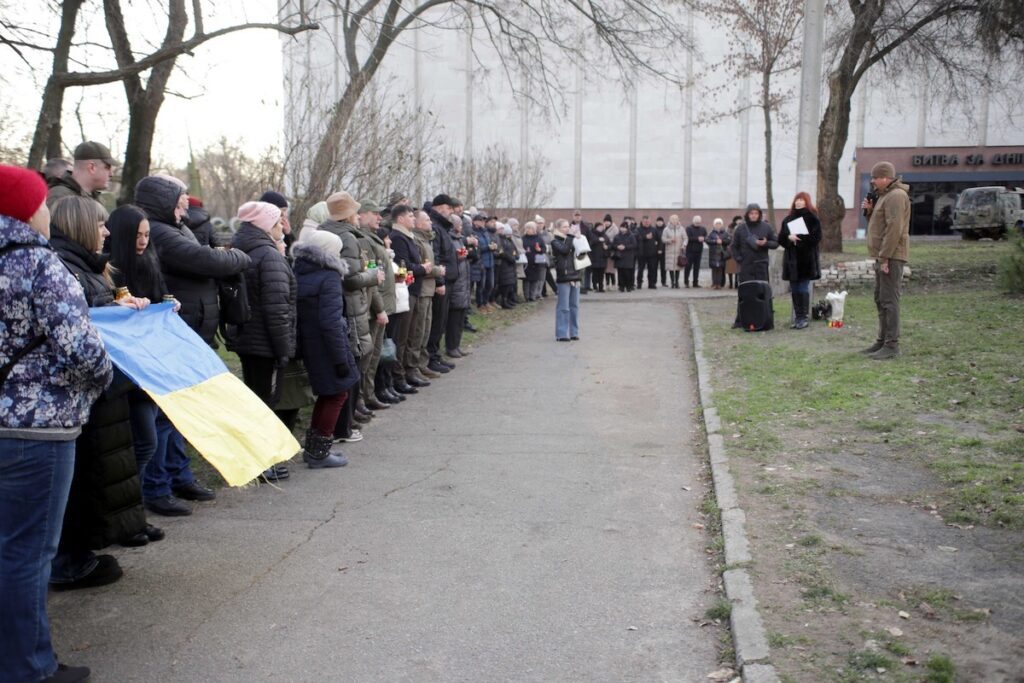 У Дніпрі на Алеї захисників Луганщини вшанували пам’ять загиблих воїнів ЗСУ