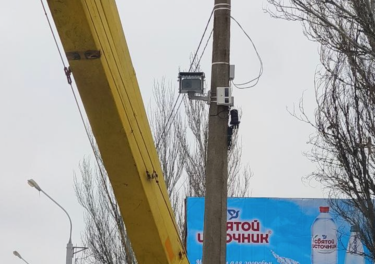 На вулицях окупованого Луганська з’явилися камери з системою розпізнавання особи