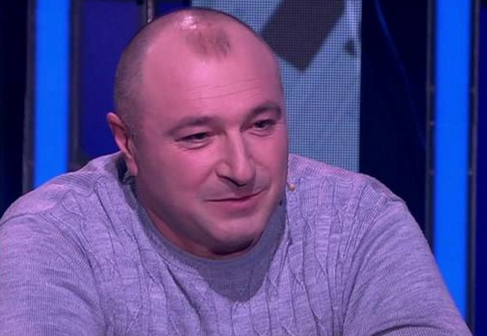 Український FPV-дрон атакував машину колаборанта з “ДНР”. Йому відірвало ногу
