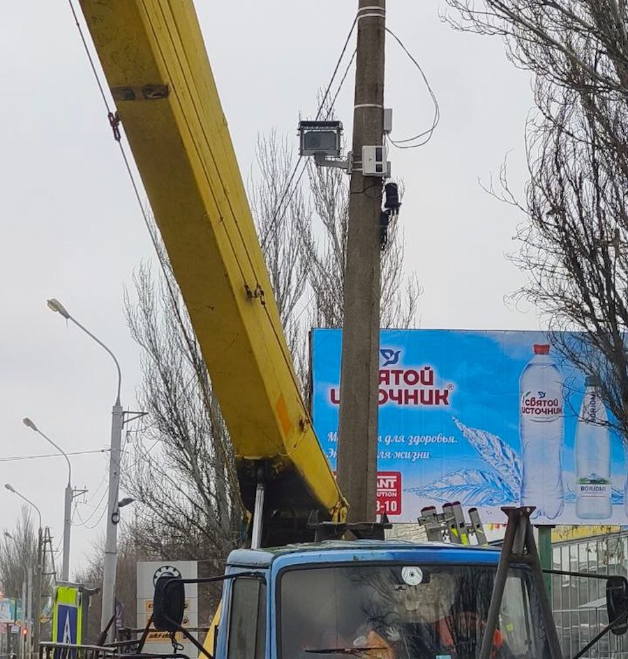 На вулицях окупованого Луганська з’явилися камери з системою розпізнавання особи