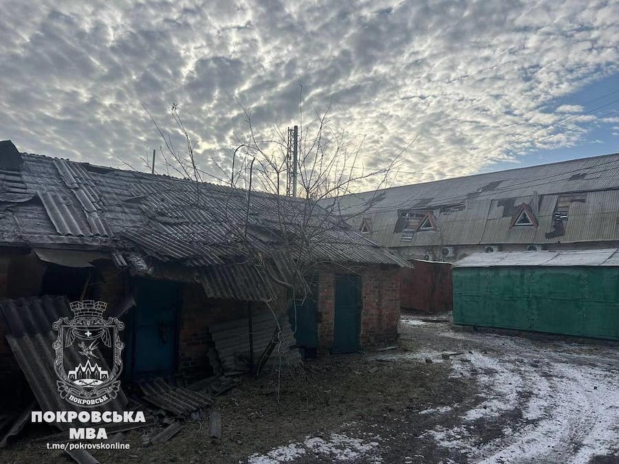 У Покровську показали наслідки нічного ракетного удару росіян
