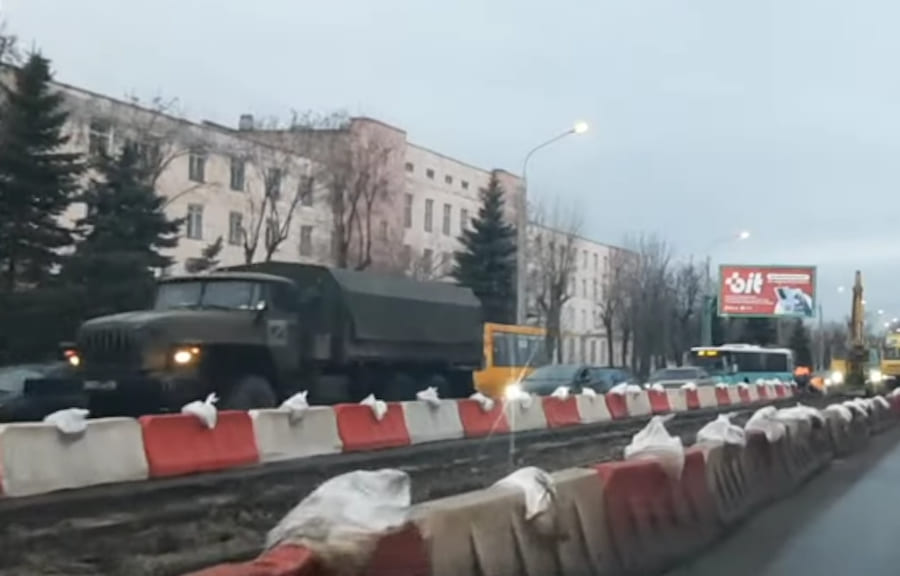 У Луганську демонтують трамвайні рейки. Опубліковані фотографії