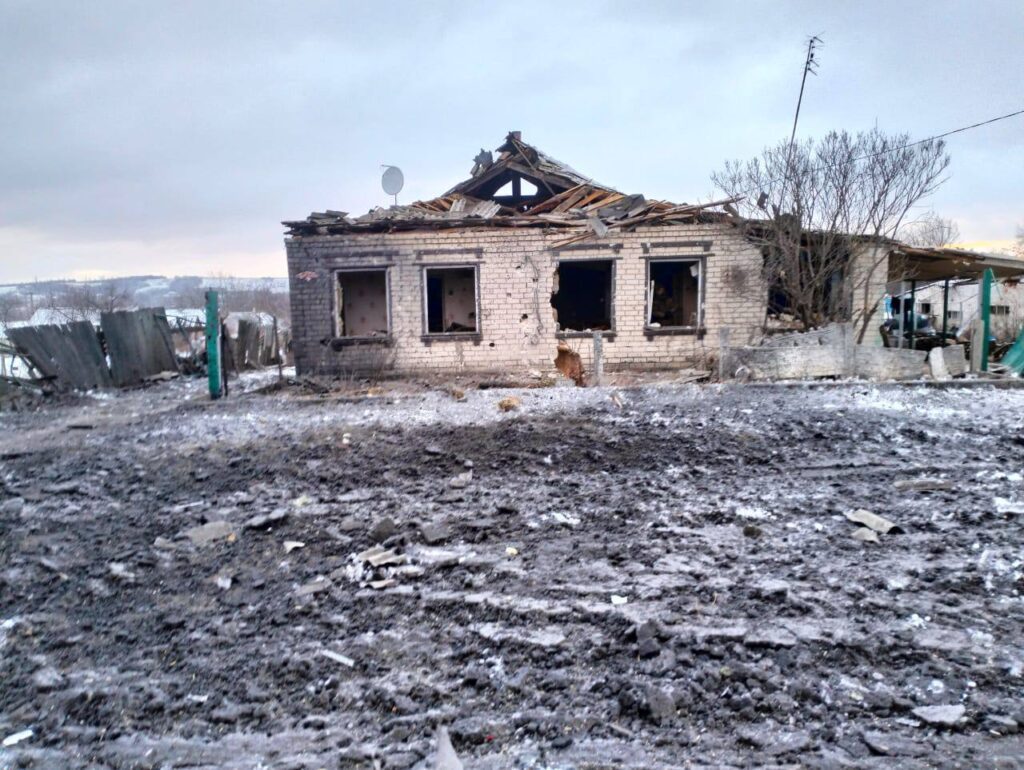 Окупанти скинули керовану авіабомбу на село Вільхуватка на Харківщині. Опубліковані фотографії