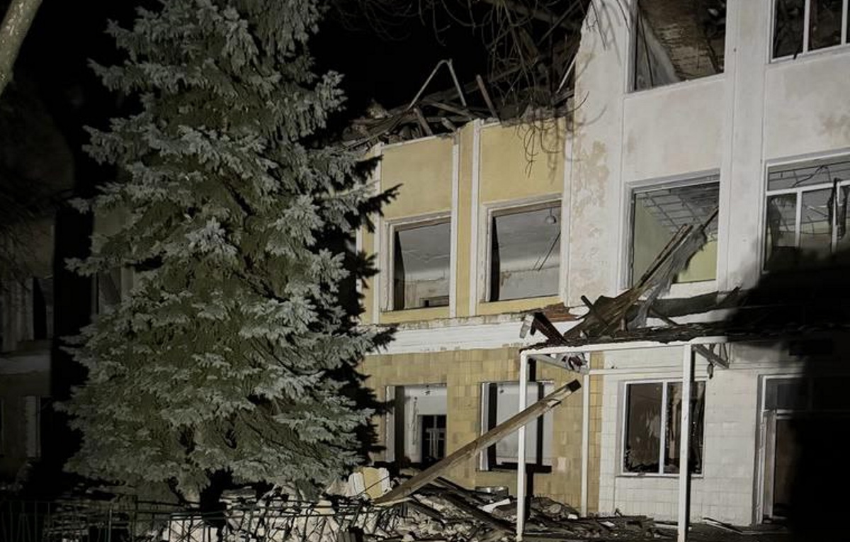 Нічний обстріл Курахового. Опубліковані фотографії руйнувань