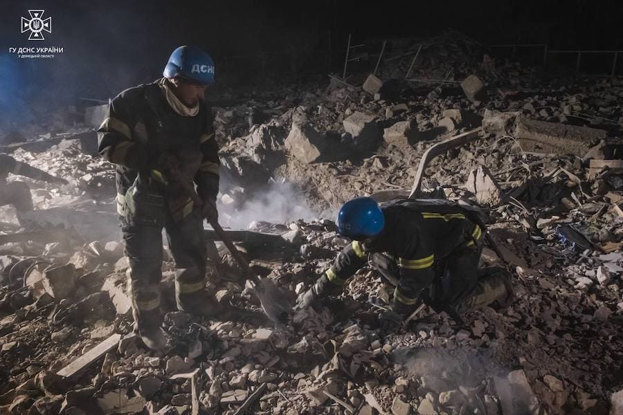 Під Покровськом на Донеччині рятувальники витягли тіло загиблої дитини з-під руїн будинку