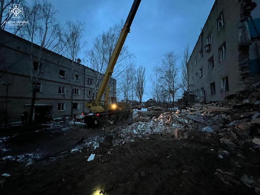 У Нью-Йорку на Донеччині призупинено пошук людей, які опинилися під завалами зруйнованого окупантами будинку