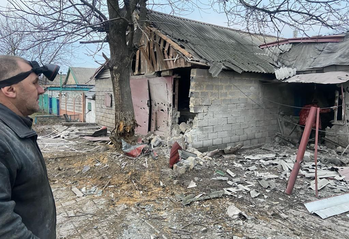 Троє жителів Донецької області постраждали внаслідок обстрілів з боку російських військ