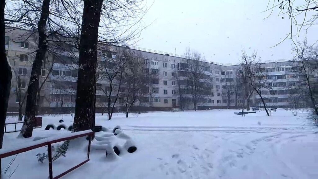 Жителі Сєвєродонецька показали, як виглядає місто в сніжну погоду