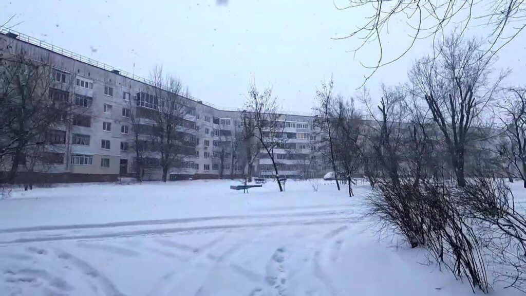 Жителі Сєвєродонецька показали, як виглядає місто в сніжну погоду