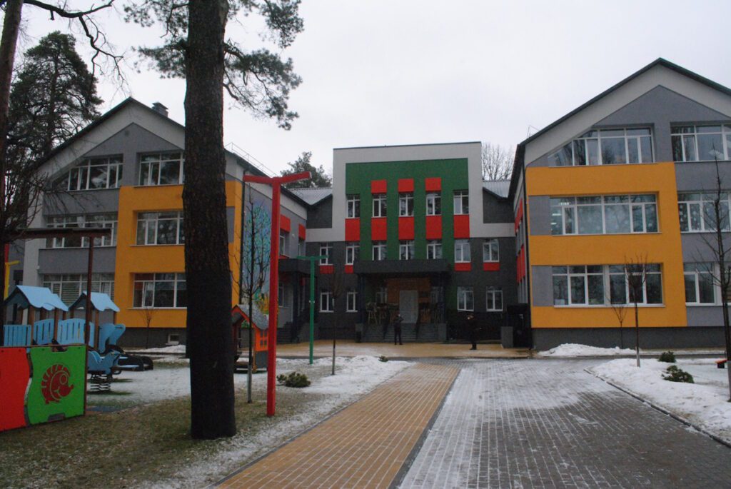 Як відбудовують місто Ірпінь на Київщині, і як там живеться “своїм” та “чужим” переселенцям