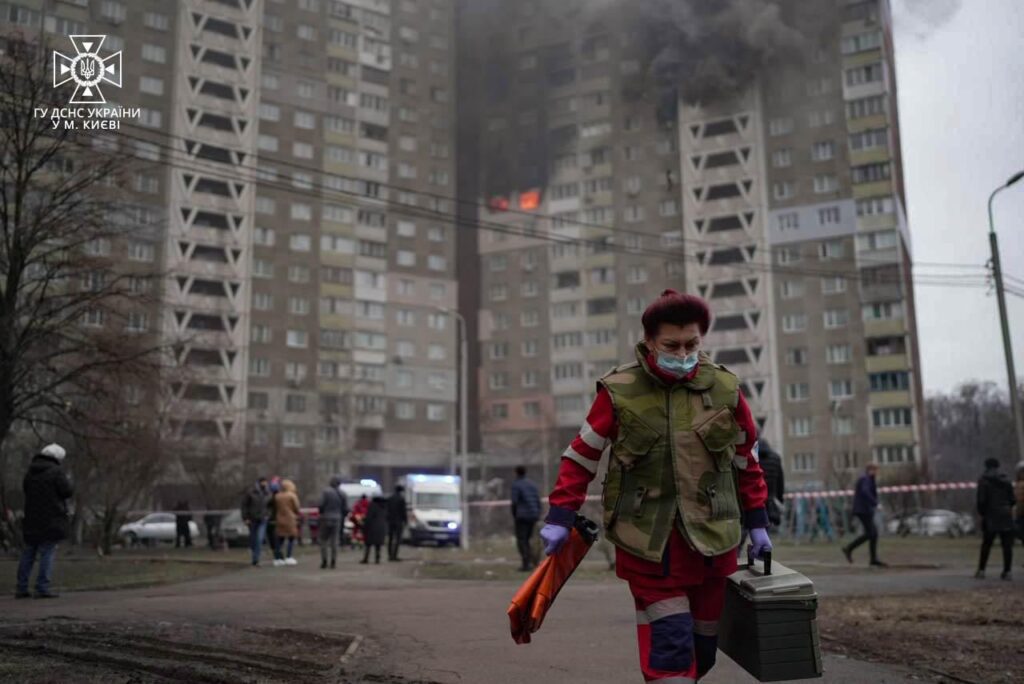 Ракетна атака на Київ. З’явилися фотографії наслідків влучань