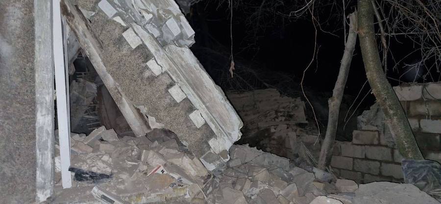 Окупанти звинуватили ЗСУ в атаці села на Луганщині та показали фото зруйнованого будинку