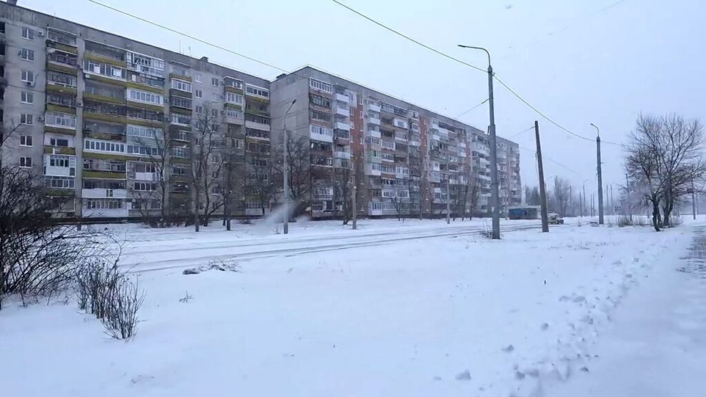 Жителі Сєвєродонецька показали, як виглядає місто в сніжну погоду