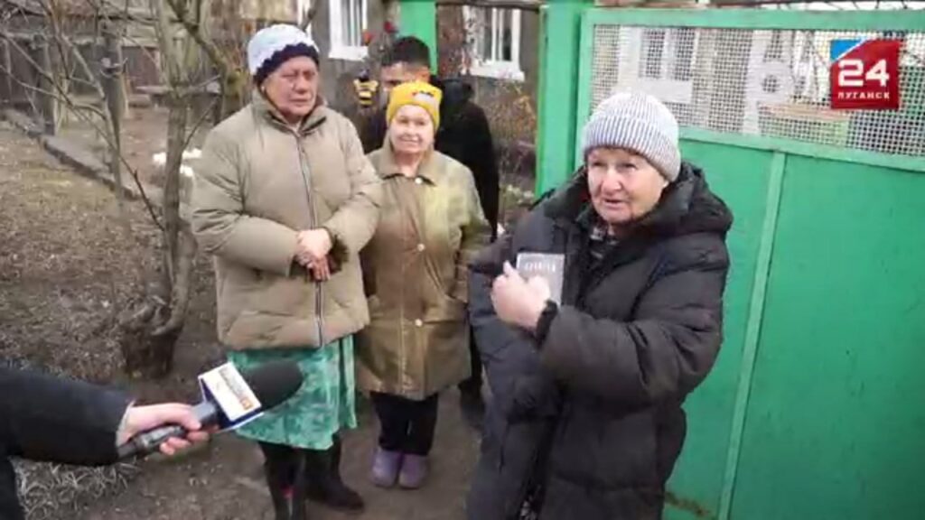 <strong>Під дулами автоматів, але з “великим задоволенням”: як на Луганщині Путіна “обирають” </strong>