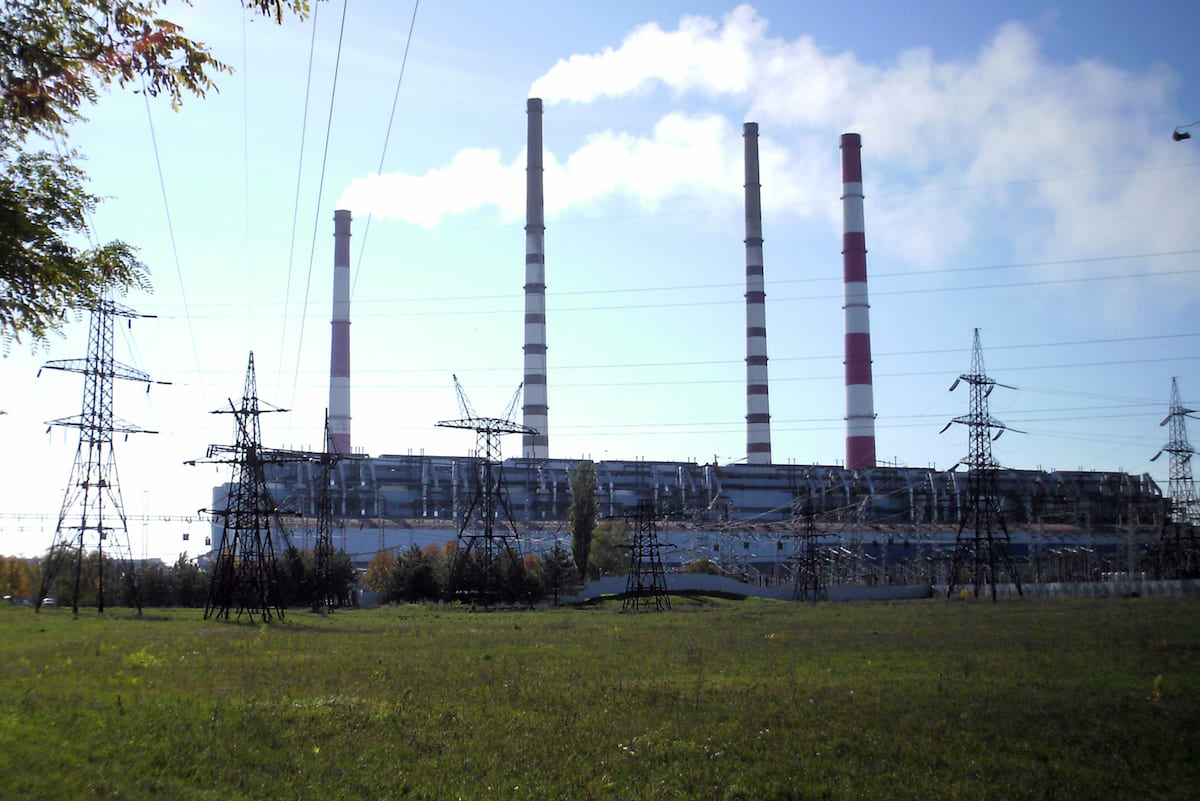 У Ростовській області вночі горіла електростанція. Поруч із нею знаходять уламки безпілотників