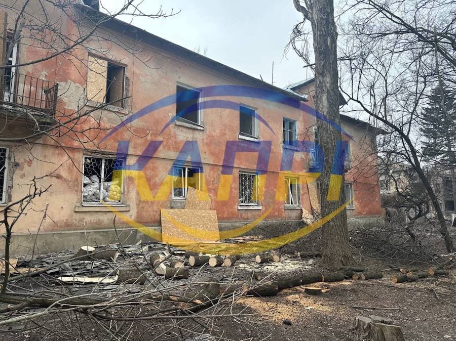 Вночі окупанти випустили дві ракети по Селидовому на Донеччині. Опубліковано фото з місця прильотів
