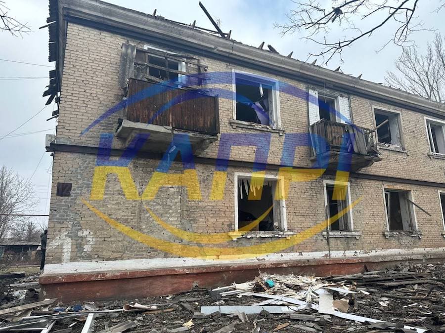 Вночі окупанти випустили дві ракети по Селидовому на Донеччині. Опубліковано фото з місця прильотів