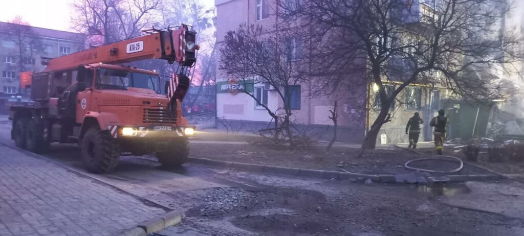 Внаслідок удару дрону по будинку в Сумах є загиблі