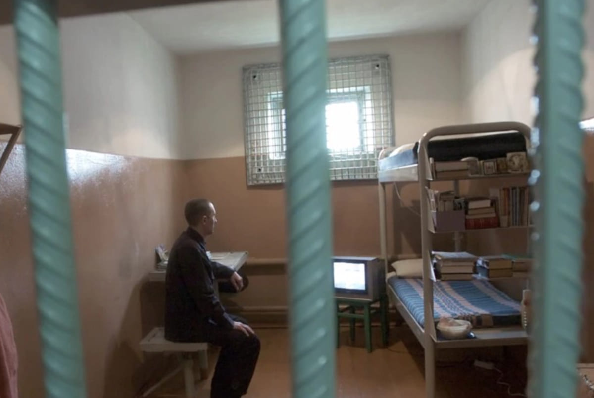 Ув&#8217;язнених хочуть звільнити від покарання за вступ до армії. У Раду внесли відповідний законопроєкт