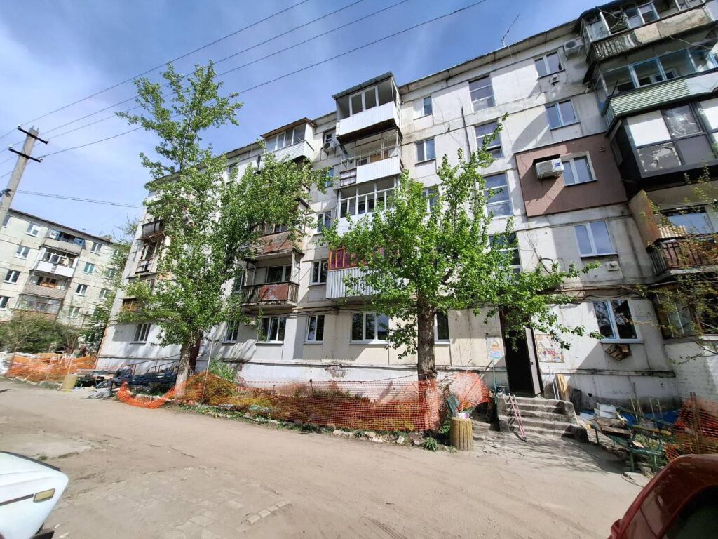 Пусті вулиці та поодинокі ознаки ремонту. Як зараз виглядає Рубіжне