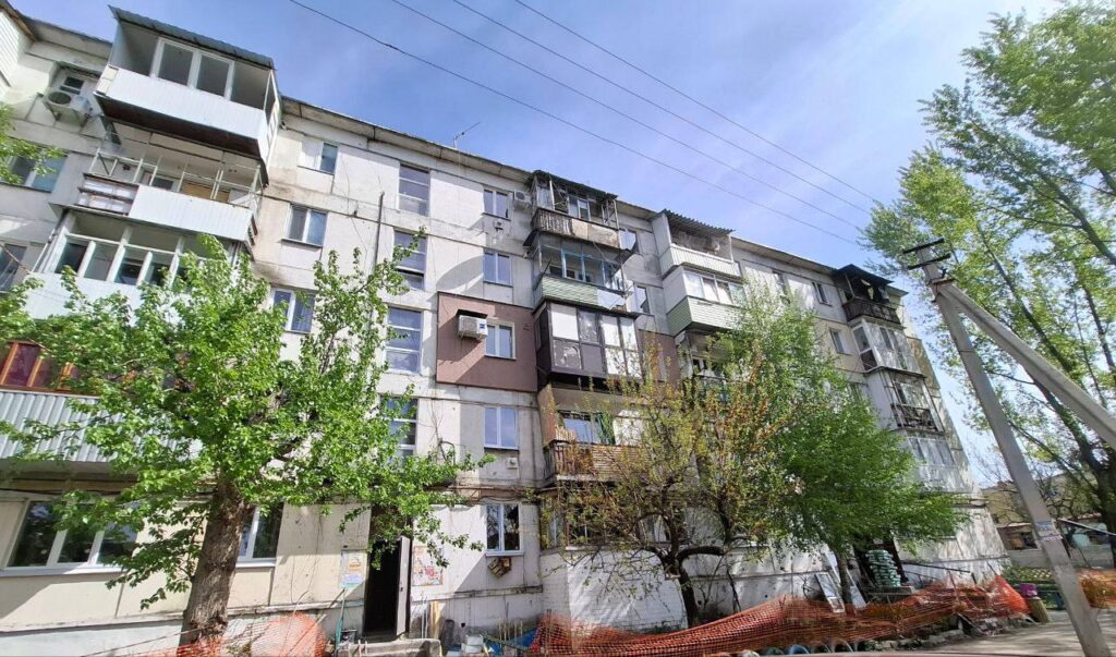 Пусті вулиці та поодинокі ознаки ремонту. Як зараз виглядає Рубіжне