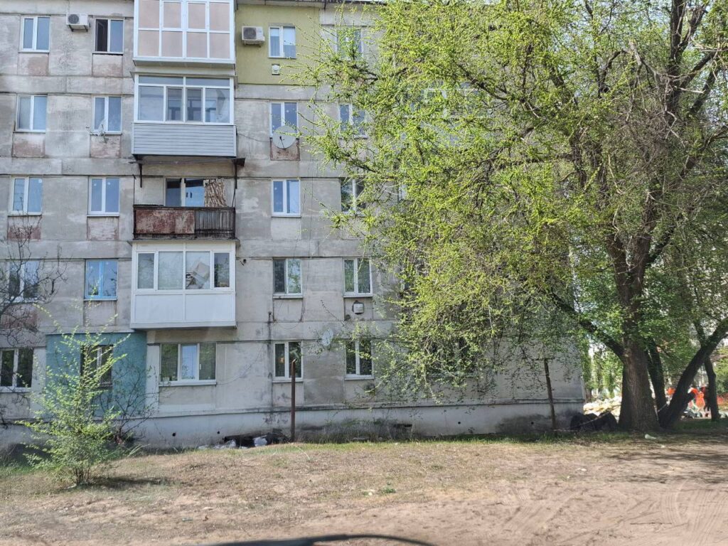 Пусті вулиці та поодинокі ознаки ремонту. Як зараз виглядає Рубіжне