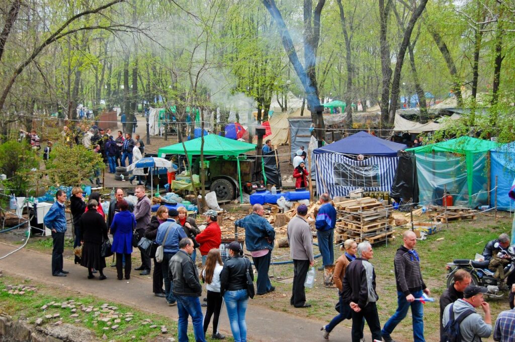 Скандал з парком та зменшення Новоросії. Як у Луганську відзначали десяту річницю захоплення СБУ