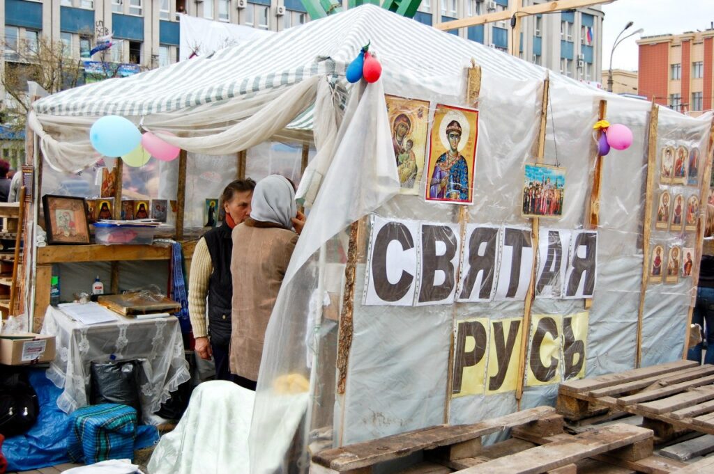 Скандал з парком та зменшення Новоросії. Як у Луганську відзначали десяту річницю захоплення СБУ