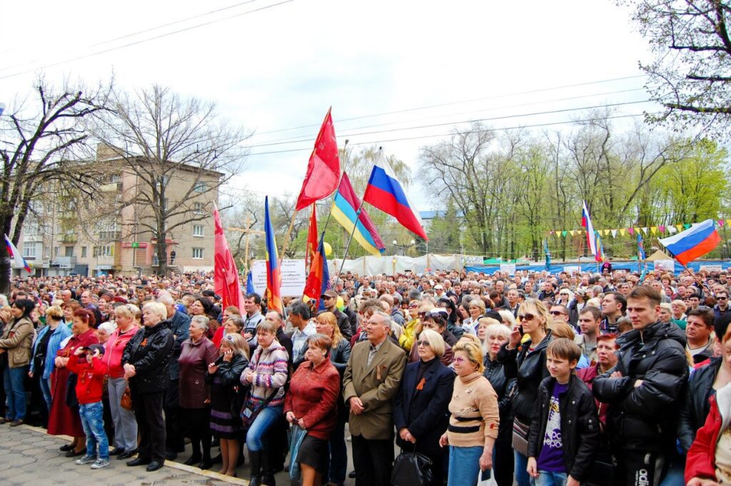 Скандал з парком та зменшення Новоросії. Як у Луганську відзначали десяту річницю захоплення СБУ