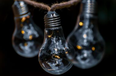 У трьох містах Донеччини сьогодні можуть відключати світло через наслідки обстрілів росіян