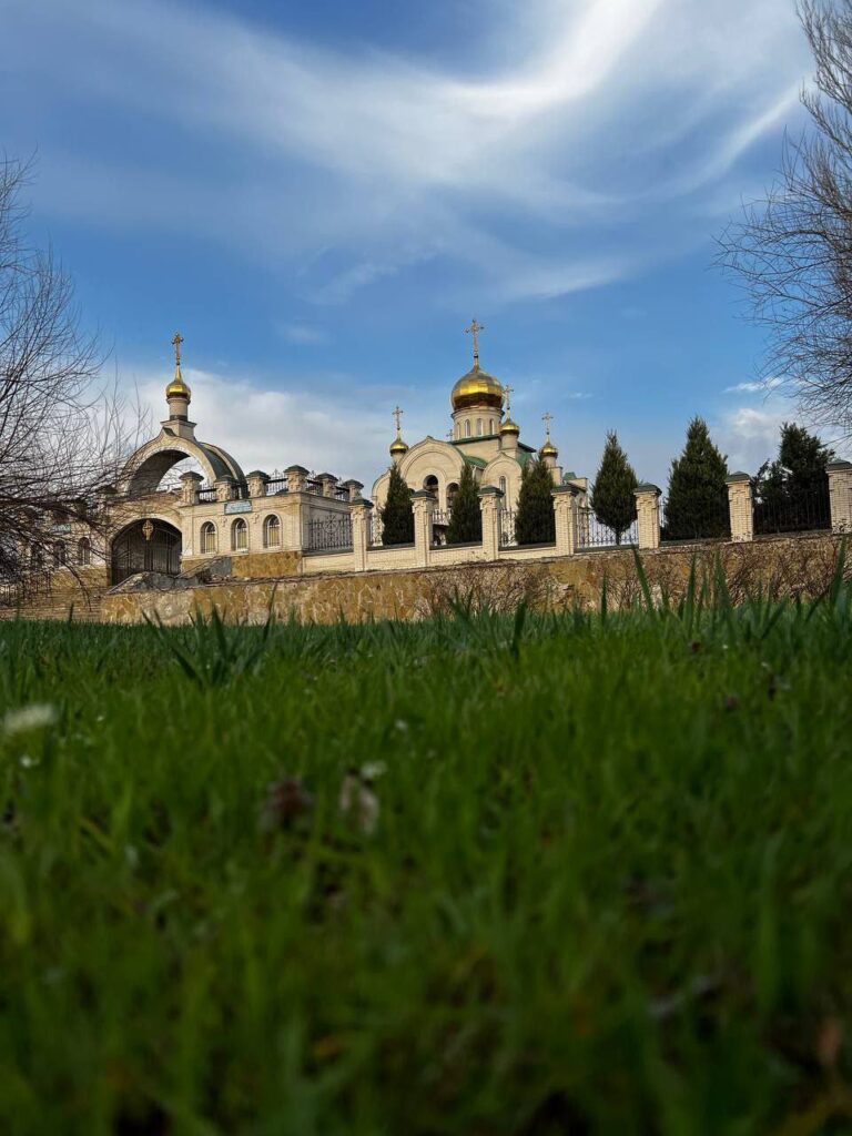 Весна прийшла у Рубіжне. Опубліковані свіжі фотографії з окупованого міста